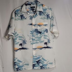 Croft & Barrow Blue and White Casual Button Down Shirt